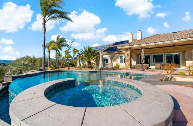 Rancho Agave Azul: Reconnect, Recharge & Experience w/Spa, Fireplace & Views