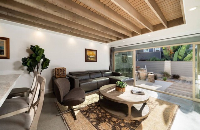 Rare 10 bedroom property, newly remodeled, centrally located with a huge outdoor living space.
