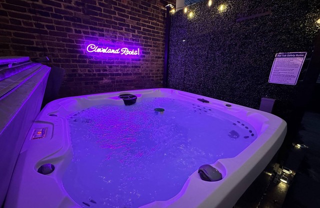 Rare Cleveland Apt: Heart of Little Italy! With Sauna & Hot Tub!