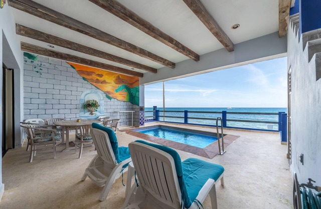 RARE 😎🏰🐉 El Centro Caribbean Oceanfront by Playa Norte 🏖 Hidalgo Main Plaza