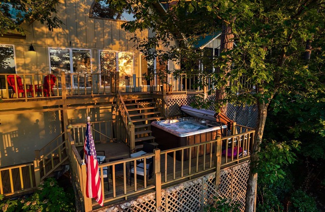 Rare Find! Relaxing Lake house, everything you need!