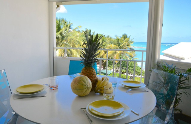 Rare! French Caribbean Duplex, direct access to the beach and sea view (1 to 5 people)
