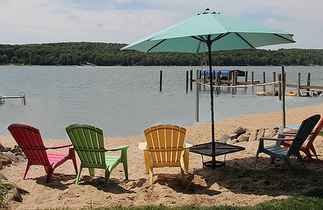 Rare Sandy Beach Lake Charlevoix Front Home -- Spacious Beach, Fishing, Shade