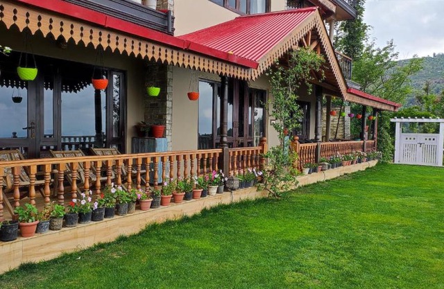 Ratananjali, luxury 3BHK mountain villa, Hartola, Mukteshwar