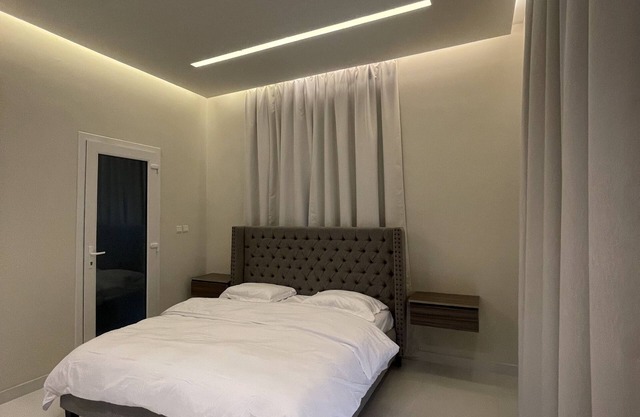 Rateel Apartments 3 min walk from Badr Al Sama Hospital