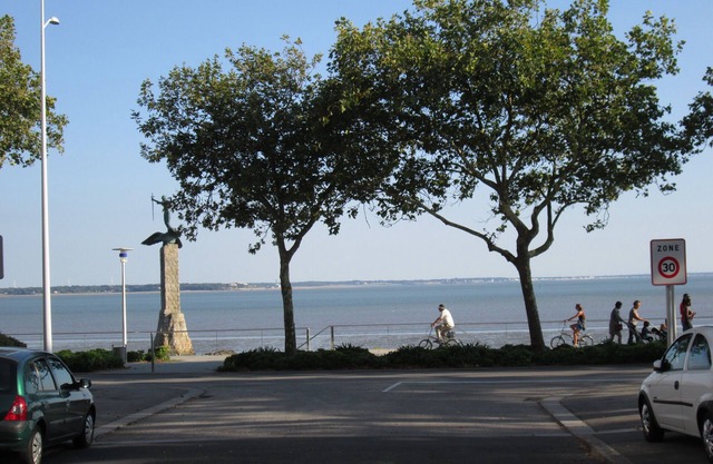 Ravissante Maison Face au Jardin des Plantes et à Deux pas du Front de Mer