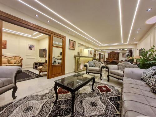 RD Served Apartment 3-Bedroom Dokki - Ideal Location Downtown Cairo
