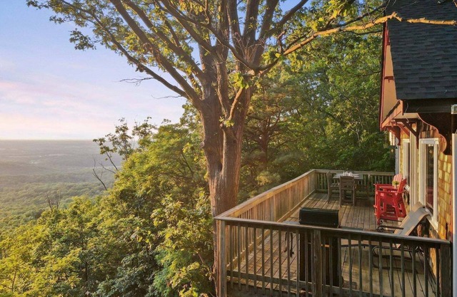 Rebels Rest - Cabin with Enchanting Sunset Views!