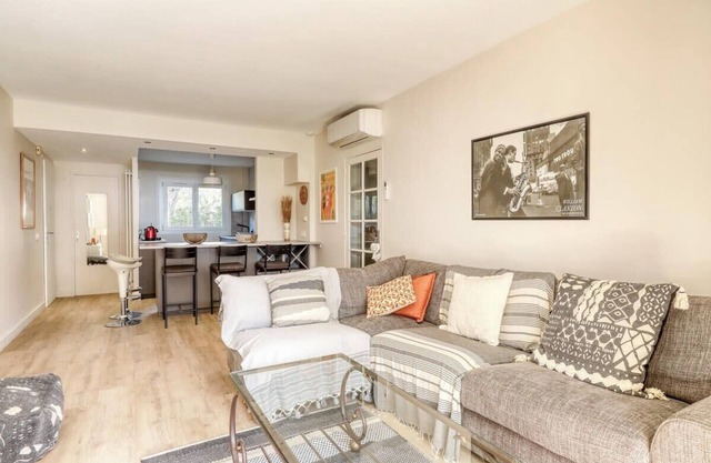 Recent T3 in residence with swimming pool in La Favière