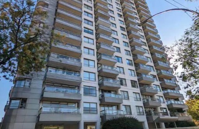 Recently renovated apartment, very bright, in a residential neighborhood