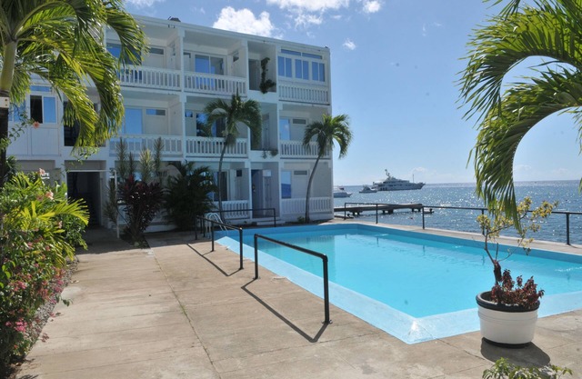Recently renovated Poolfront hotel close to Roseau