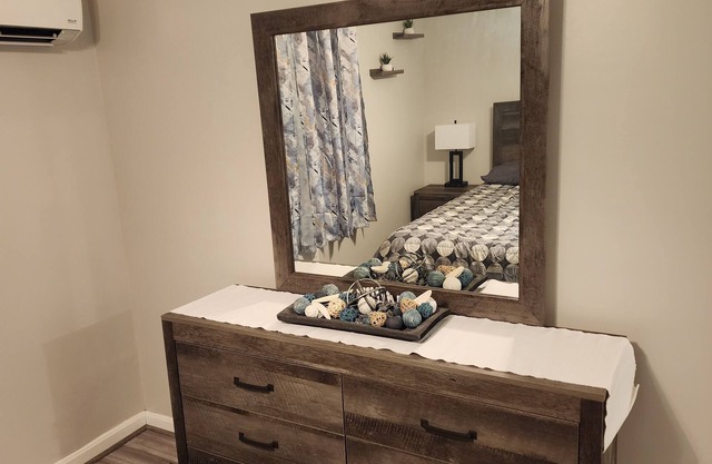 Recently updated contemporary getaway. Near Hershey w/ shopping & concerts...