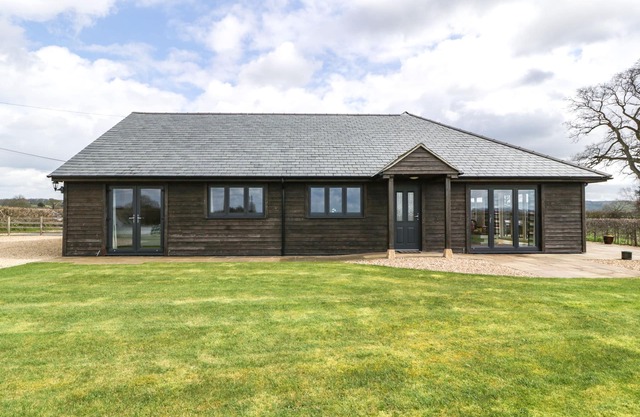 RECTORY FARM VIEW, family friendly, with a garden in Queen Camel