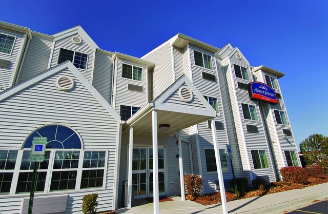 Red Lion Inn & Suites Elk Grove Village
