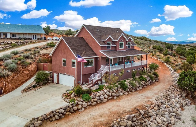 Red Ridge Vacation Rental - Near Zion and other National Parks!