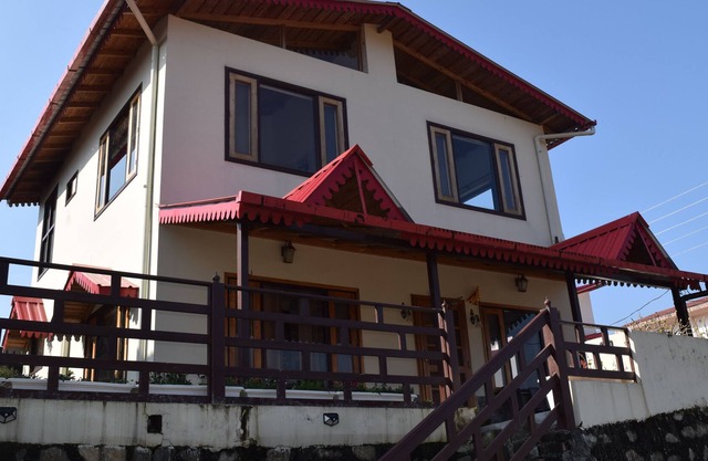 Red Roof Cottages