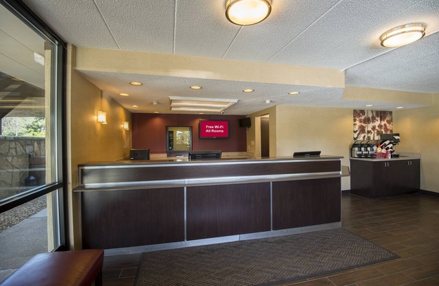 Red Roof Inn PLUS+ Chicago - Willowbrook