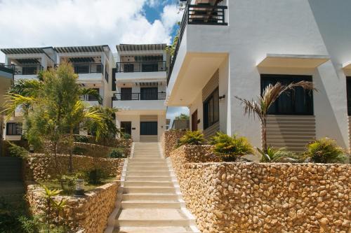 RedDoorz @ LM Apartelle Boracay