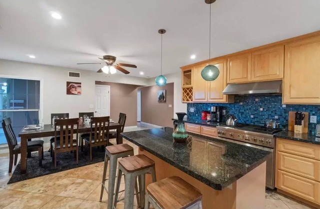 *Reduced Pricing* Spacious Disney Vacation w/Game Room
