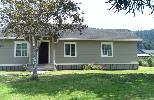 Redwood Creek Cottage cozy furnished home in the heart of Redwood National Park