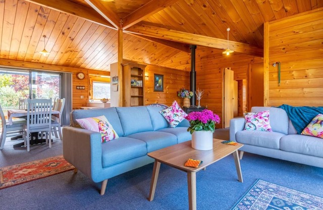 Redwoods Mountain Bike Inn - 3 Bedroom, 2 Bathrooms Close to the Forest