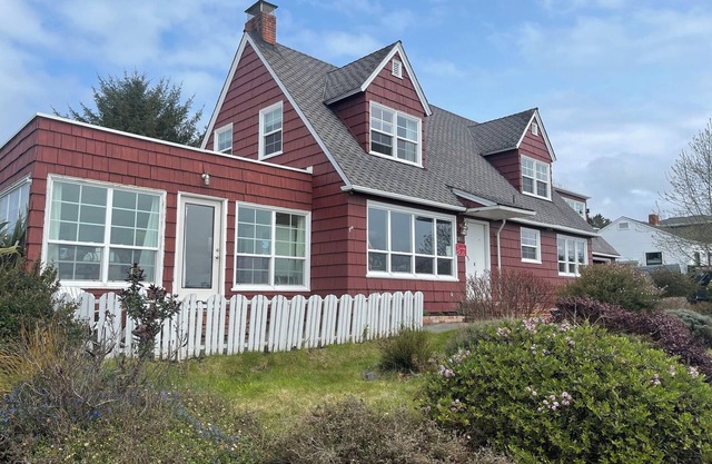 Redwoods Room - Spacious Elegance at The Lookout at Trinidad Bay