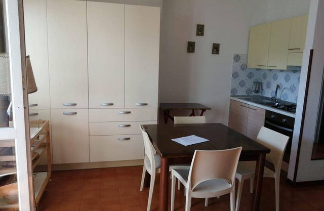 Ref. 45 Summer rental – Three bedroom apartment 150 m from the sea, sleeps 7