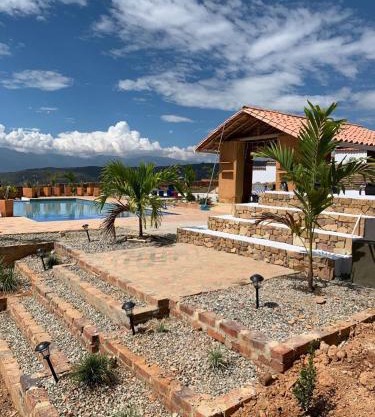 Refugio en Barichara con piscina, jardines y atardeceres únicos