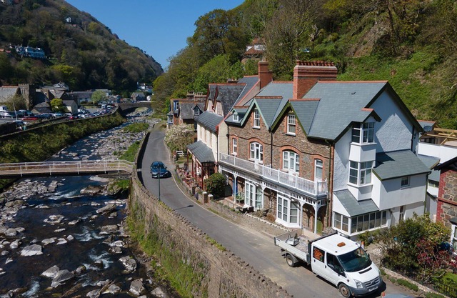 Refurbished riverside cottage sleeps 8 walking distance to the beach