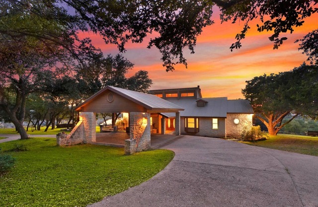 Regal riverfront home with 2 cabins & private dock - 2 miles to marina