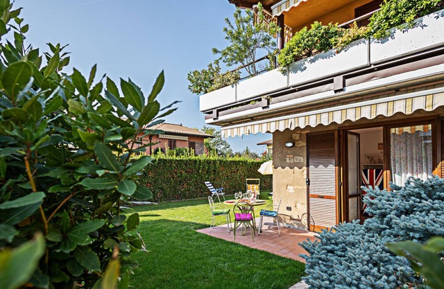 Regarda - appartment "Iris" in complex with swimming pool very close to the Lazise city centre