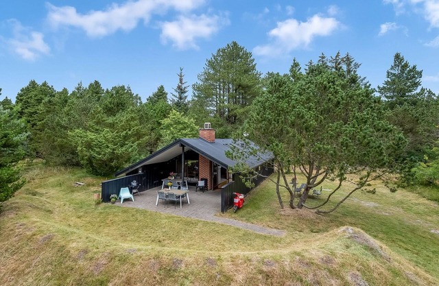 "Regine" - 1.1km to the fjord by Interhome