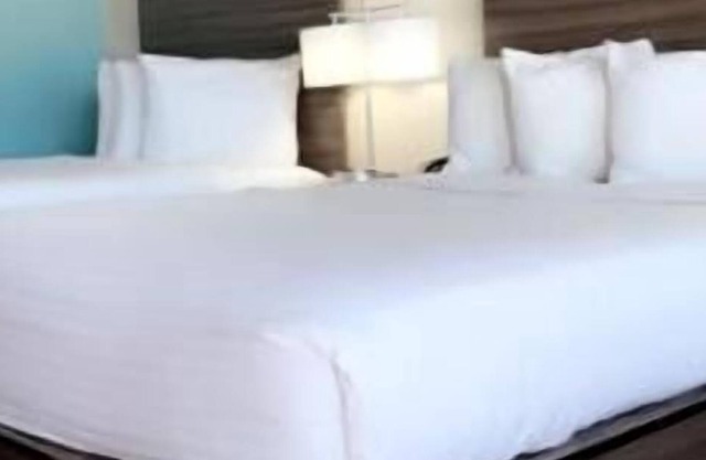 Relax and Recharge! 3 Serene Units, Free Breakfast & Parking