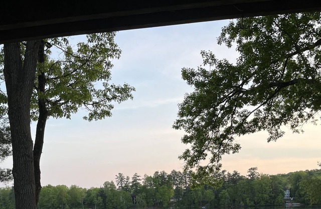 Relax and Rejuvenate at Sunnyside Lake house