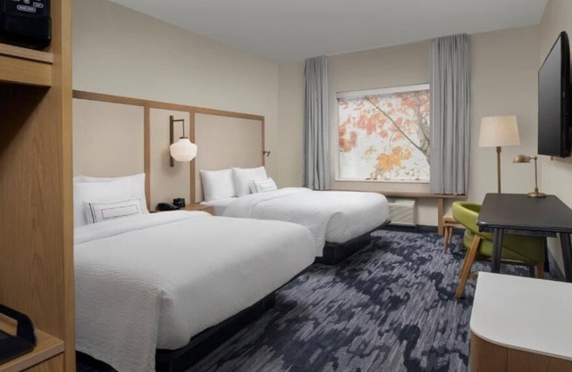 Relax and Unwind! 2 Comfortable Units, Free Breakfast & Parking, Pets Allowed