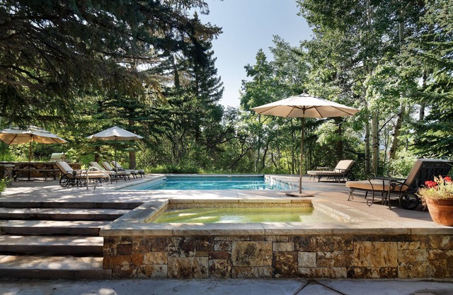 Relax and Unwind at the Stunning Aspen Oasis with 180’ views