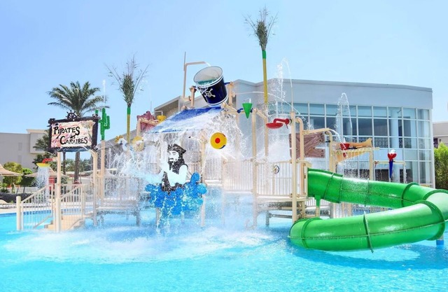 Relax by the Sea with Spa Treatments, Pools & Multiple Dining Options l 4 Rooms