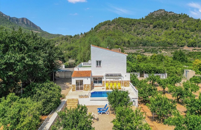 Relax Natural: Private Pool, BBQ & A/C — 15 minutes from Cullera