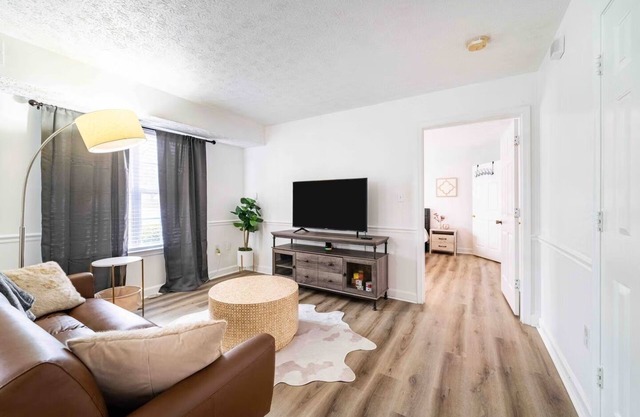 Relax & Recharge 2BR/2BA Centrally Located Modern Retreat