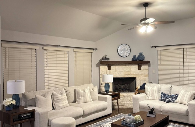 Relaxing 2 Room Stay with Private Bathroom in Anna with Lake & Park Access