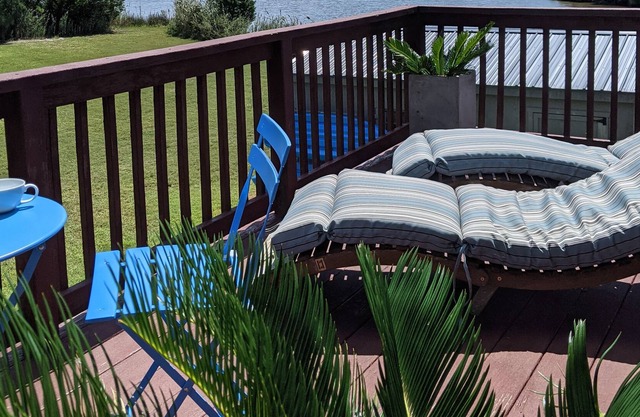 Relaxing 4 bed 3 bath Waterfront Retreat in Princess Anne, MD.