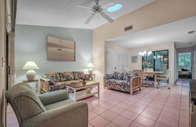 Relaxing Beach Villa | Walk to Ocean + 3 Pools, Tennis & Trails