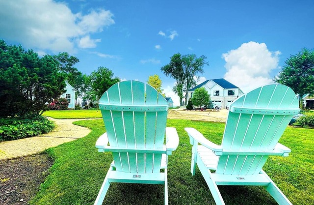 Relaxing Cozy Getaway! Only 300 Feet To The Beach!
