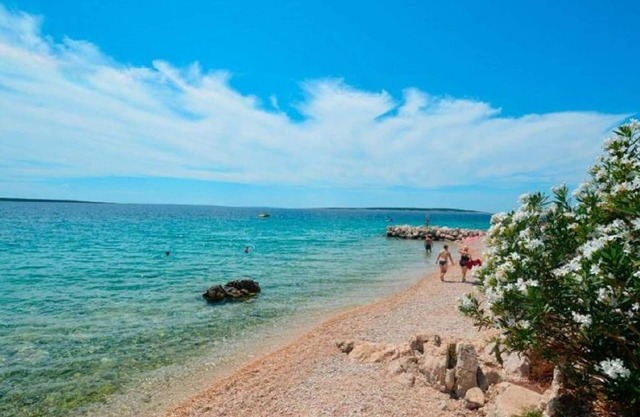 Relaxing holiday home with private swimming pool
