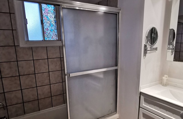 Relaxing Lilac10-mins to the Airport