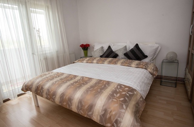 Relaxing Luxury Apartment in Quiet Neighbourhood