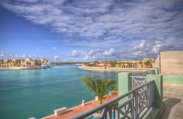 Relaxing Ocean View Luxury Suite!