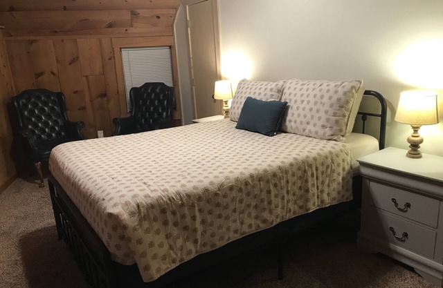 Relaxing, peaceful, cozy lodge in Holland - 10 minutes from Saugatuck!