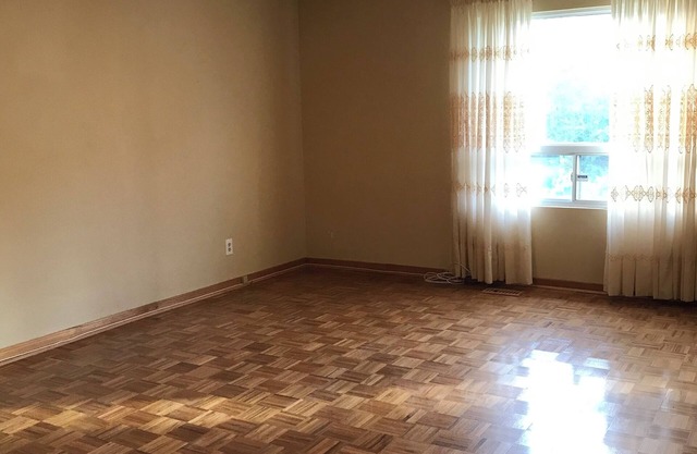 Relaxing stay in fiendly, convenient, North York Neighborhood.