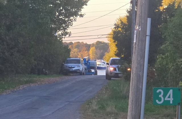 Relaxing Wolfe Island Cottage